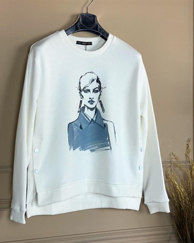 Yanları Düğmeli Kadın Figürlü Sweat