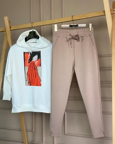 Yanları Mini Yırtmaçlı Kadın Figürlü Sweat