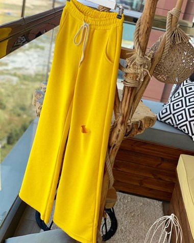Yırtık Detaylı Geniş Paça Eşofman Pantolon (SARI)