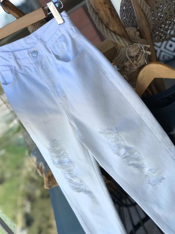 Yırtık Detaylı Yülsek Bel Boyrfriend Jean