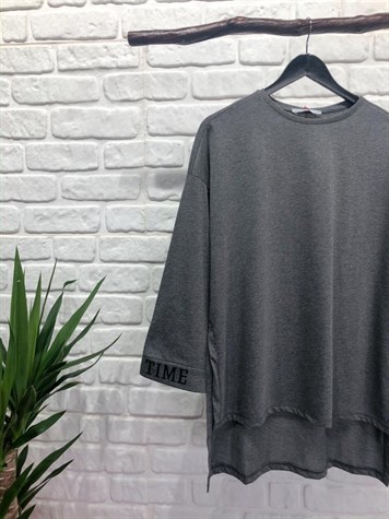 Yırtmaçlı Kolu Baskı Detaylı Tshirt (ANTRASİT)