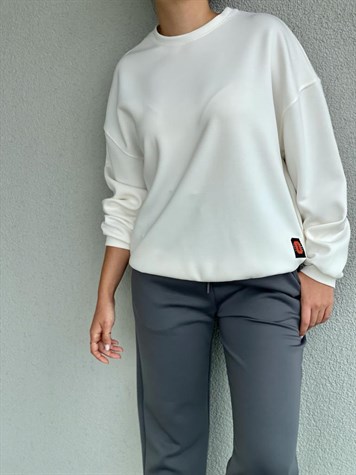 Yumoş Doku Arma Detaylı Sweat (Beyaz)