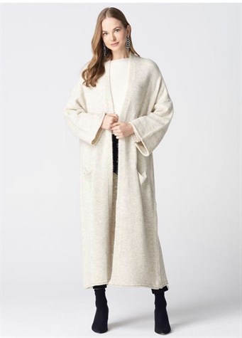 Yumoş Kumaş Kimono Kollu Cepli Uzun Hırka (KREM)