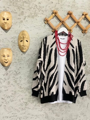 Zebra Desen Yumoş Hırka (Siyah)