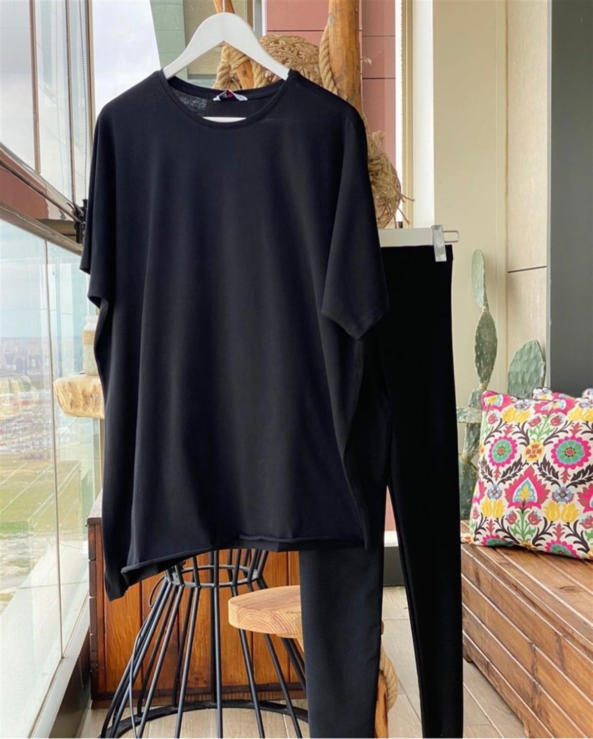 Asimetrik Kesim Oversize Tshirt  (Siyah)