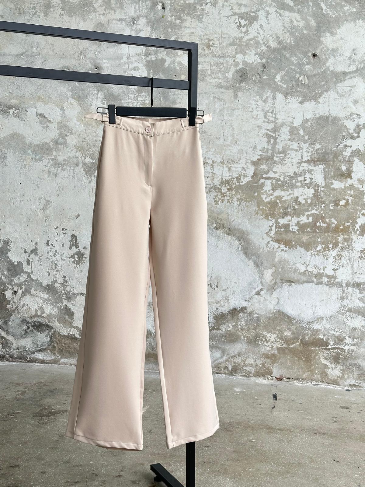 Belden Ayarlanabilir Kemer Detaylı Pallazo Pantolon (Bej)