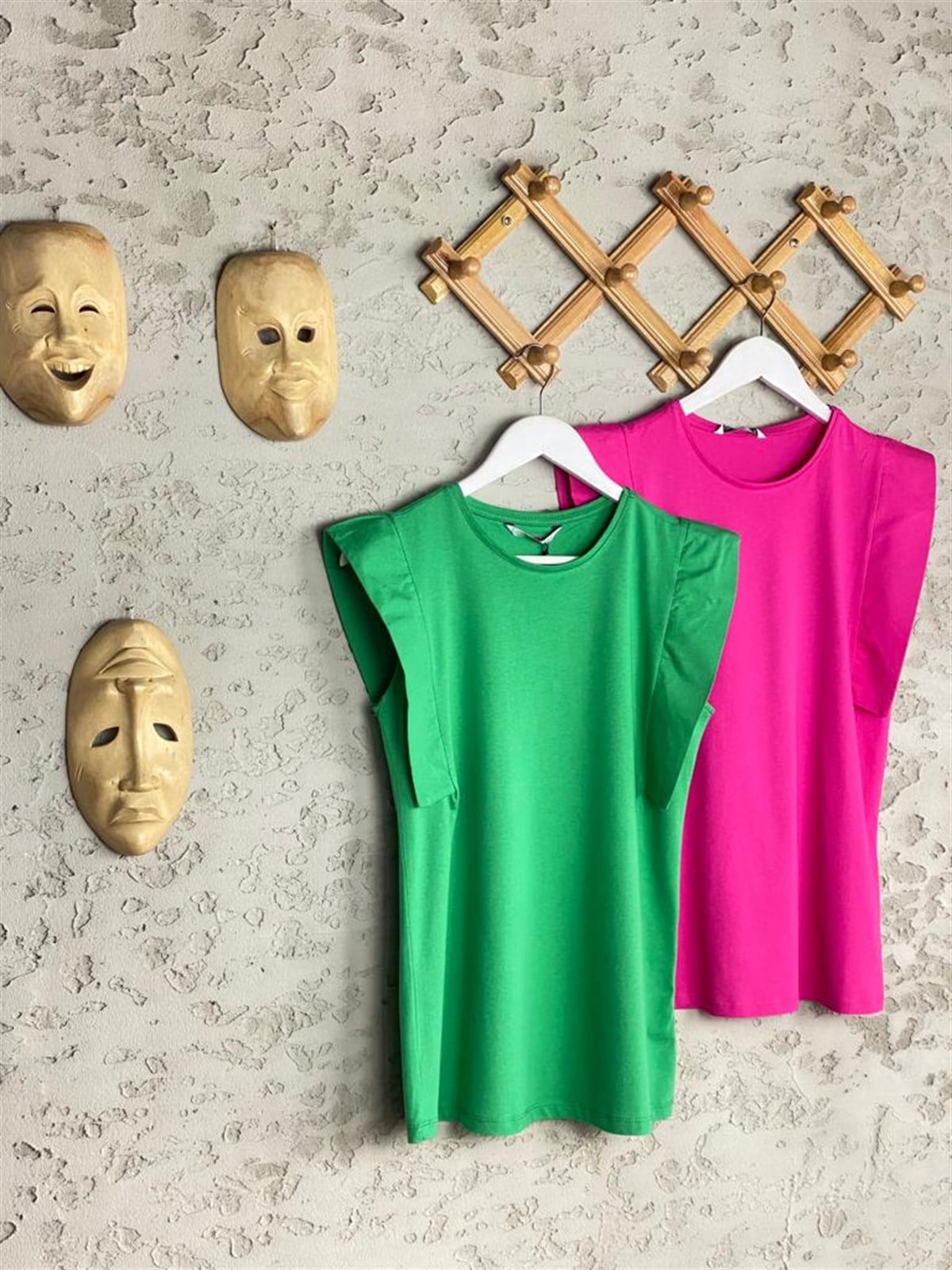 Bisiklet Yaka Omuz Vatka Detaylı Tişört (Fuşya/Yeşil)