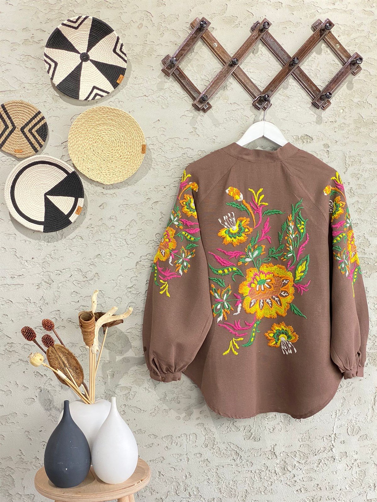 Çiçek İşlemeli Keten Kimono (Kahverengi)