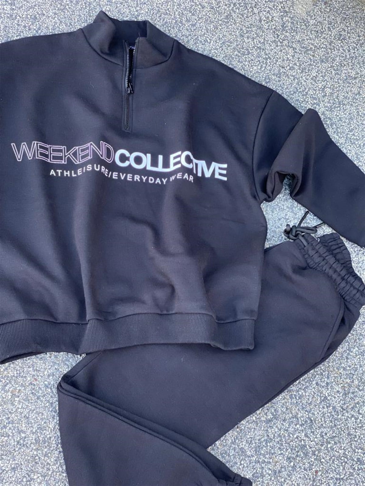 Dik Yaka Fermuarlı Siyah Sweatshirt