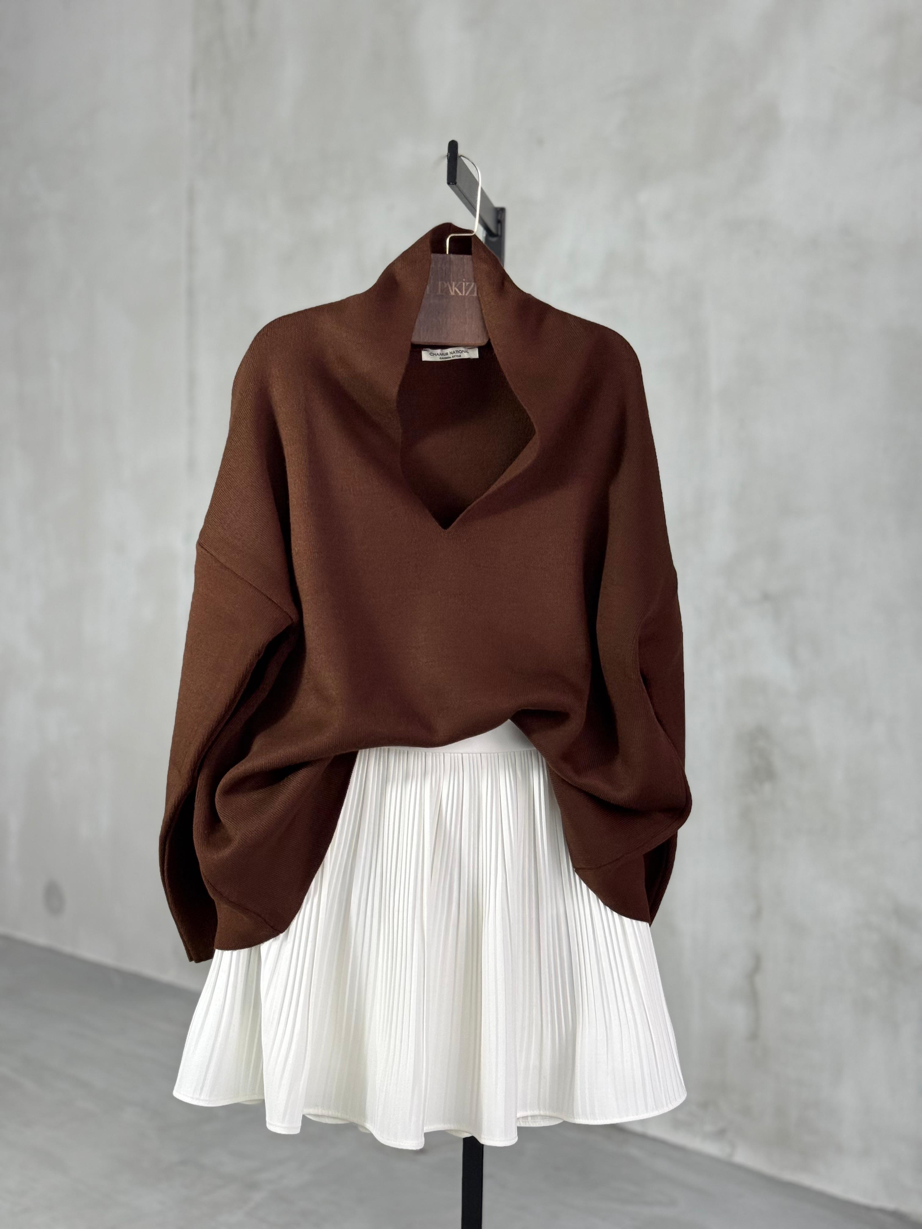 Dik Yaka Oversize Kazak (Kahve)