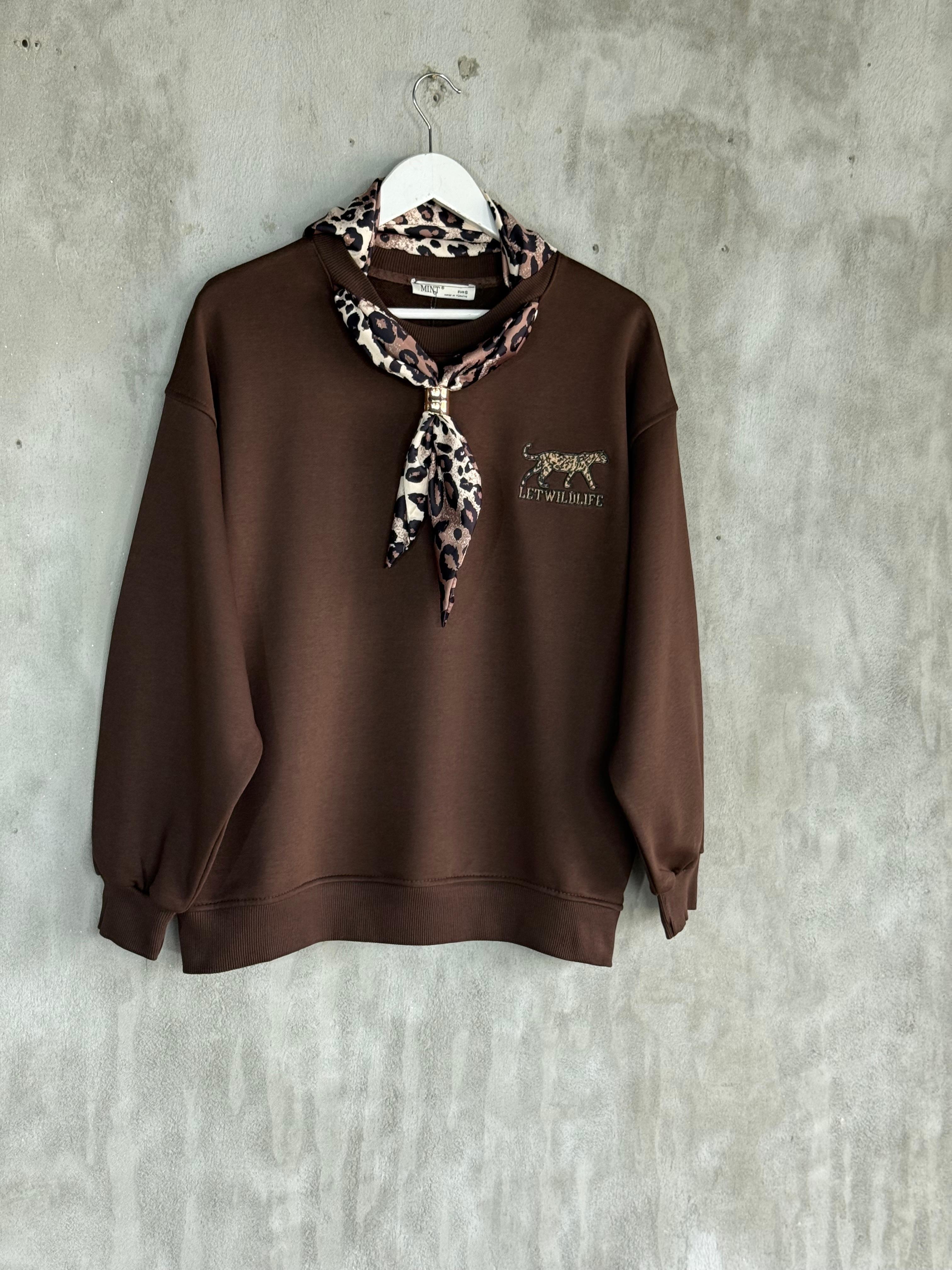 Fular Aksesuarlı Nakışlı Oversize Sweatshirt (Kahve)