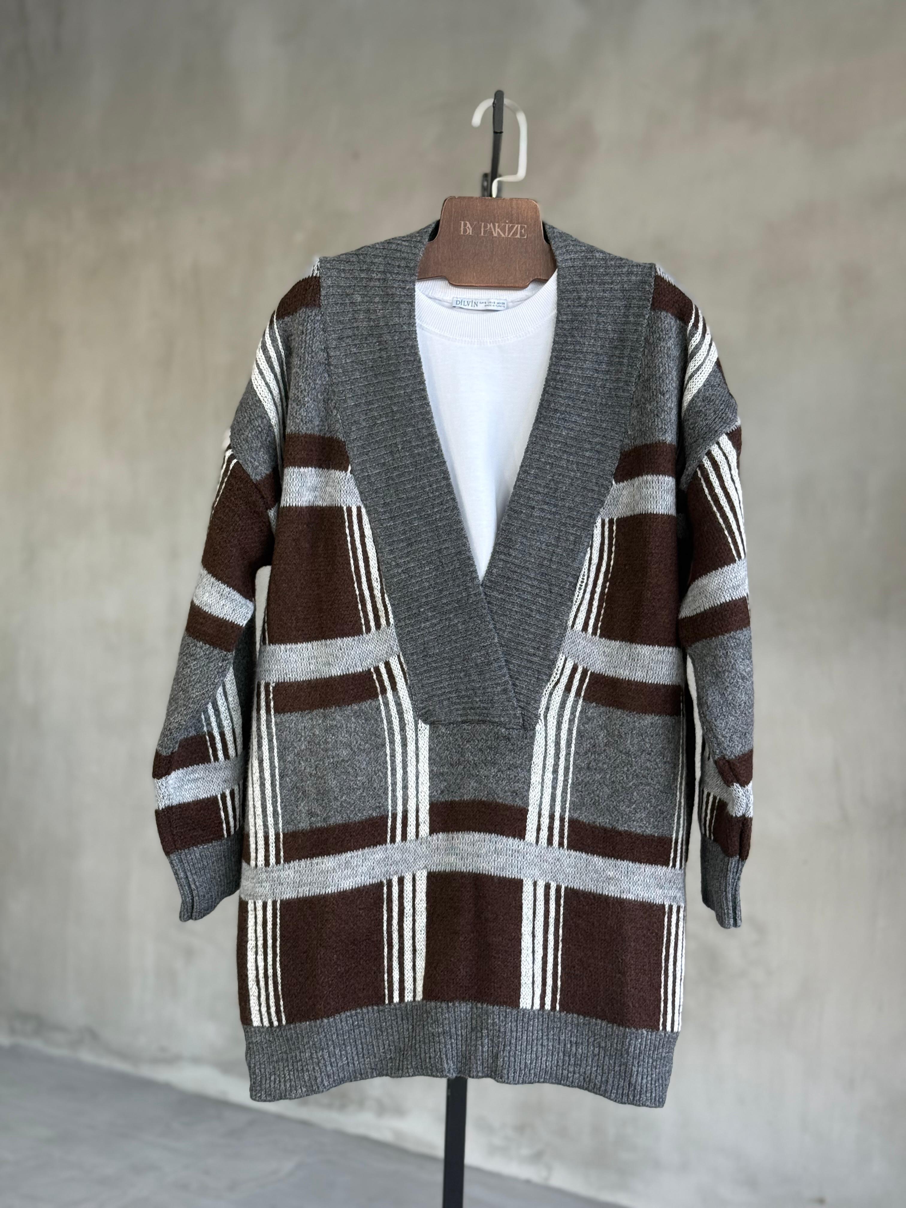 Geniş V Yaka Oversize Kazak (Kahve)