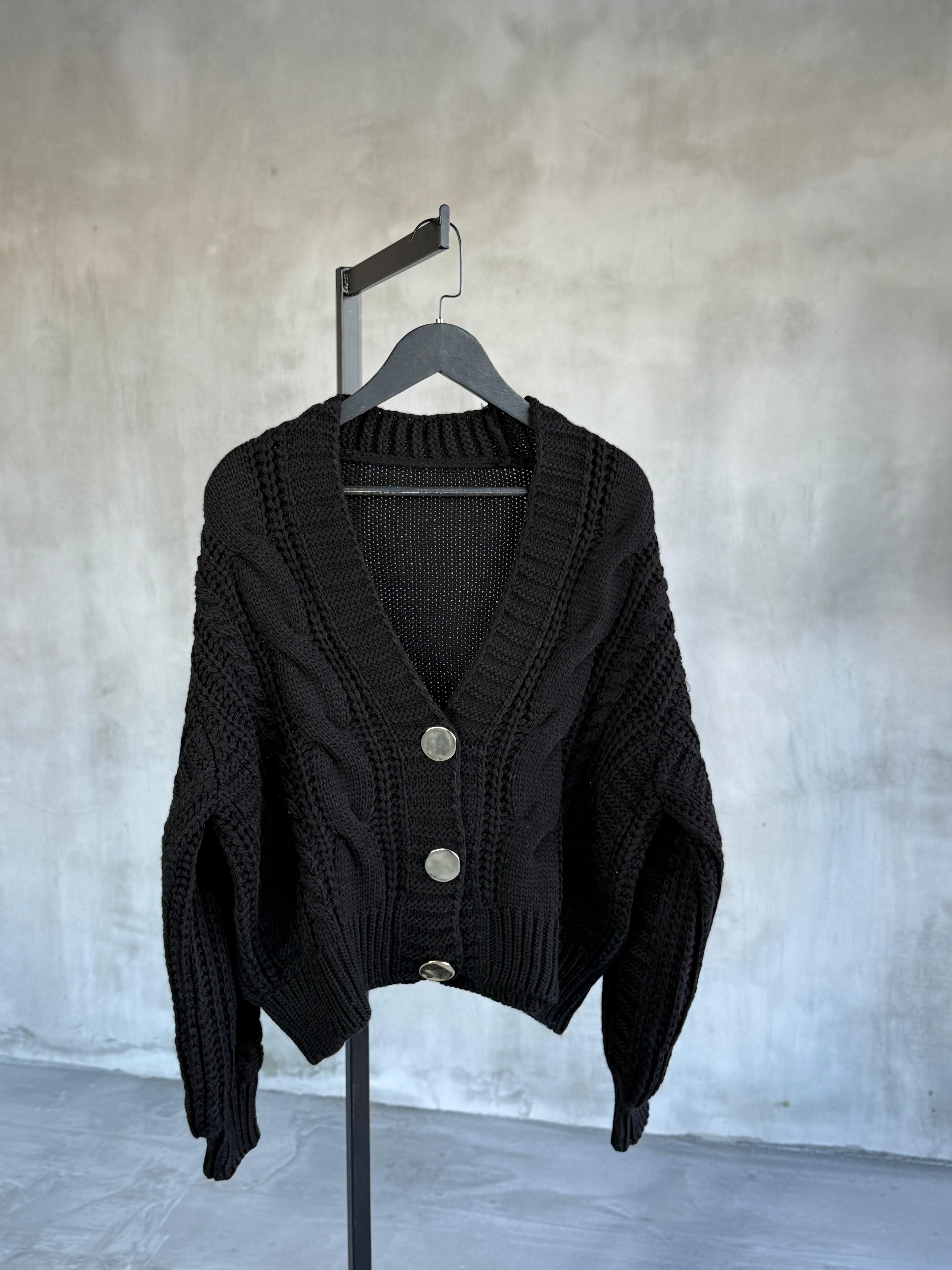 Gol Düğme Detaylı Çelik Örme Hırka (Siyah)