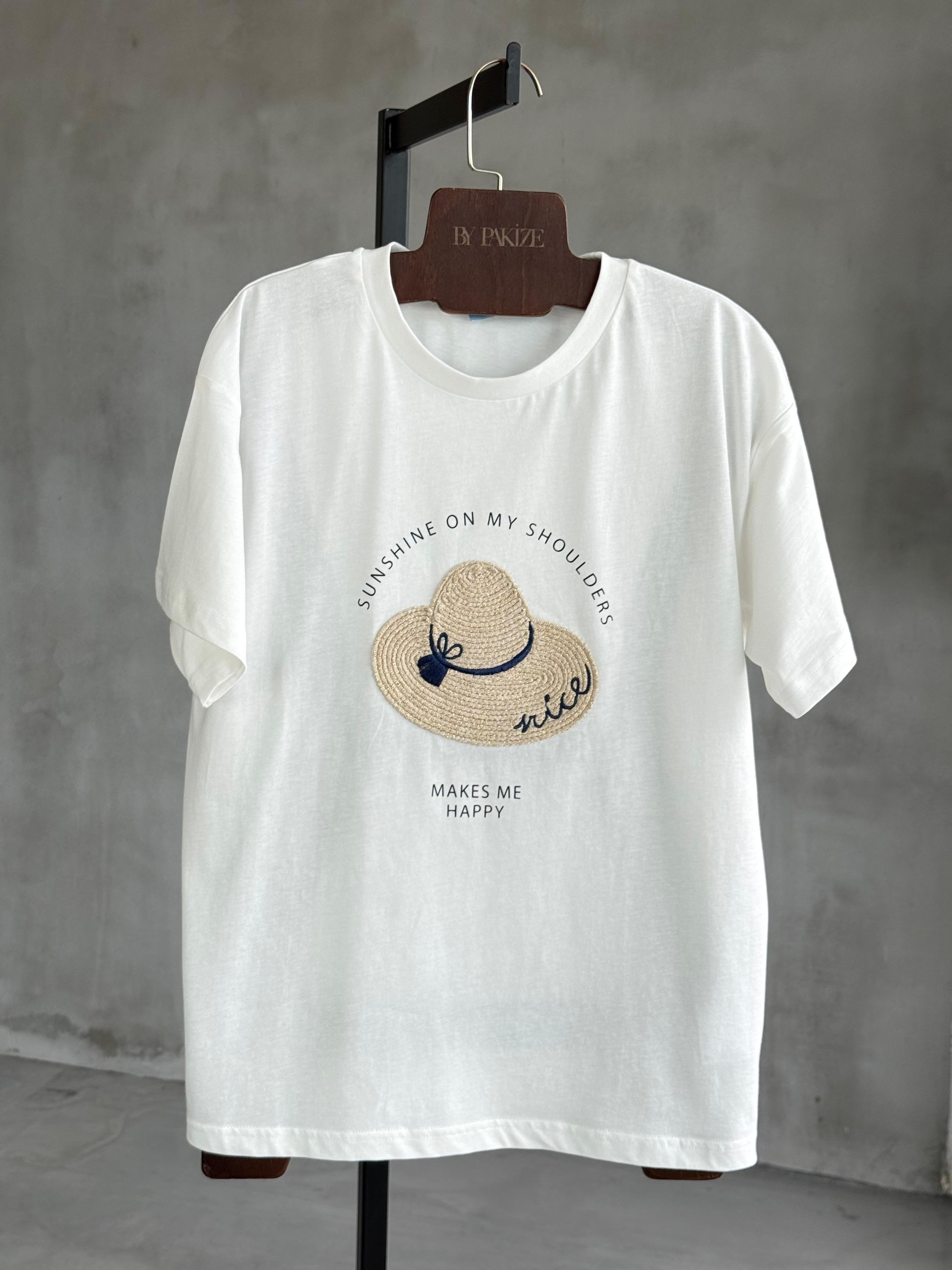 Hasır Şapka Baskılı Tişört (Beyaz)