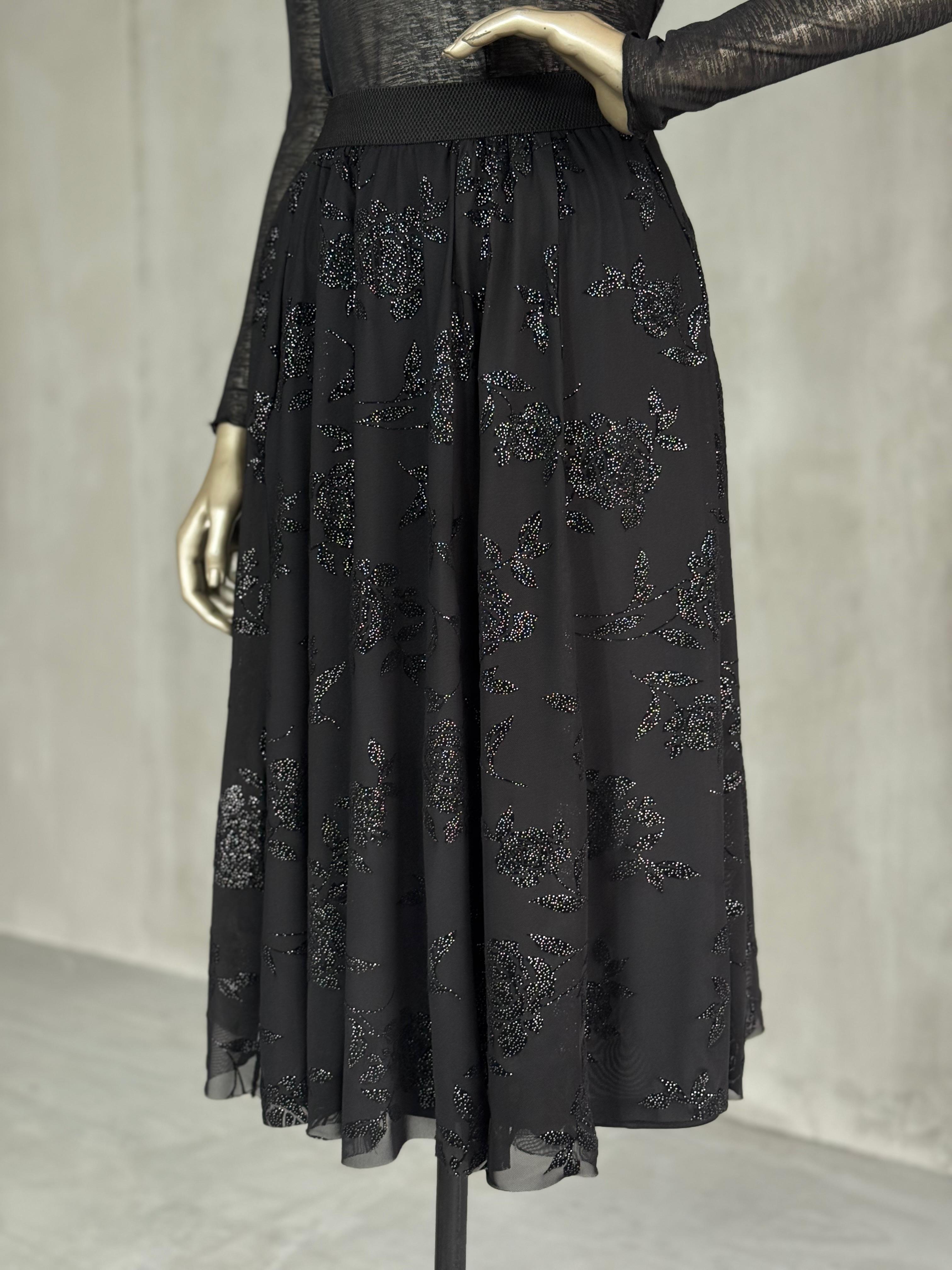 Kadife Kabartma Çiçek Detaylı Şifon Midi Etek (Siyah)