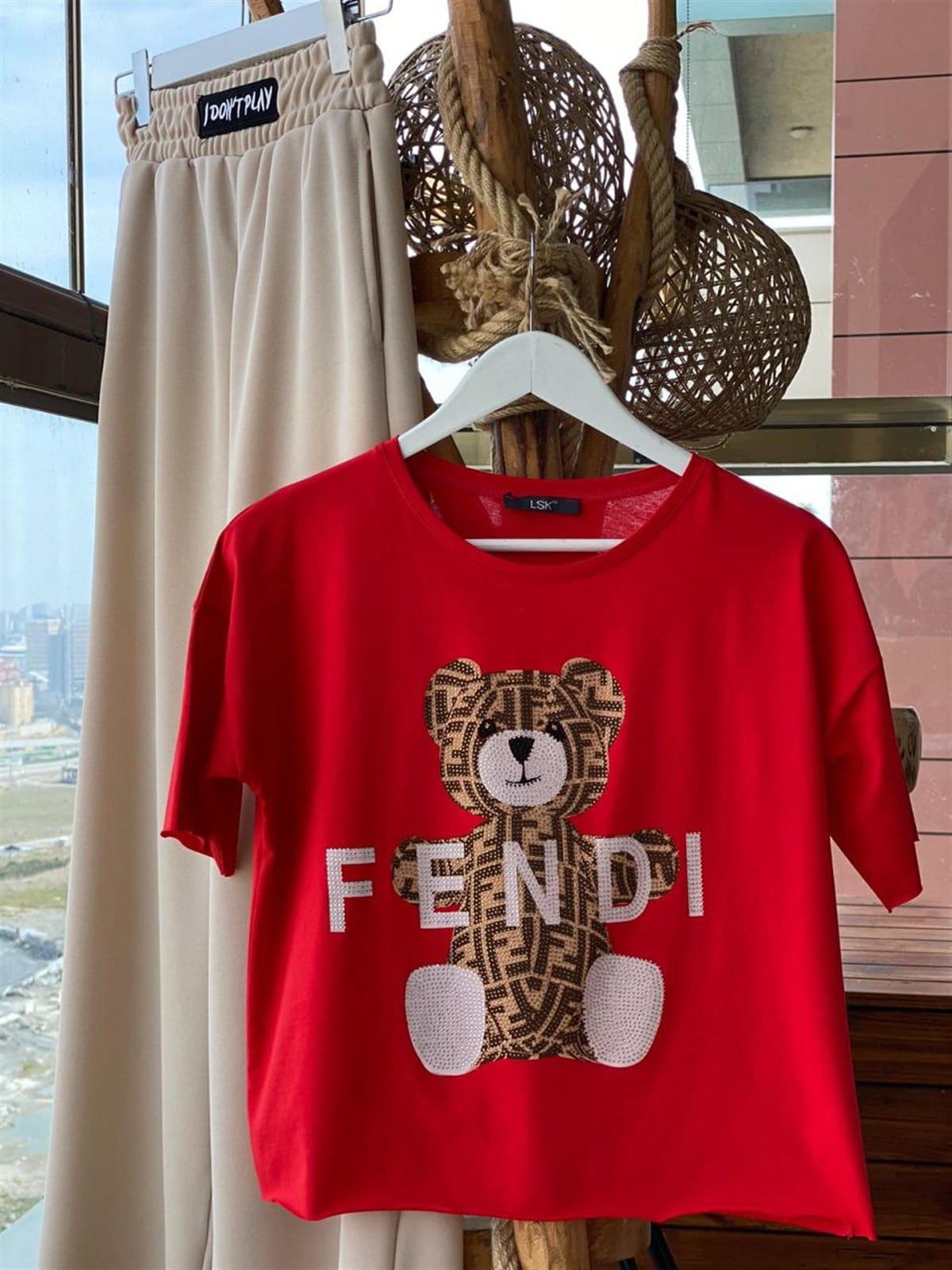 Kristal Taş İşçilikli Fendi Tshirt (KIRMIZI)
