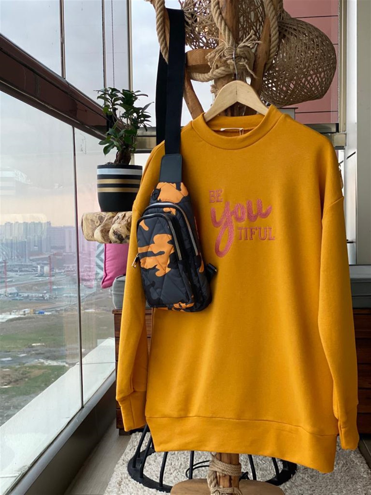 Nakış Yazı Detaylı İkiiplik Sweat Kumaş sweatshirt