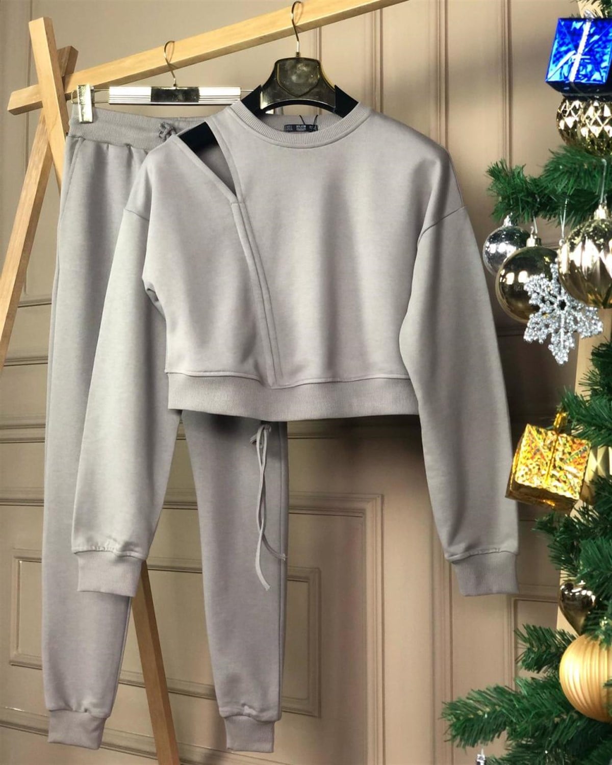 Omuz Detaylı Sweat