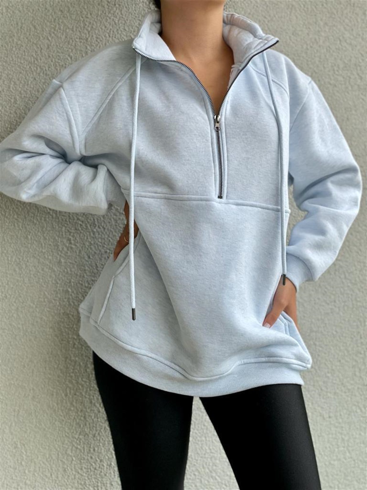 Önden Cepli Boğazlı Sweat (Buz Mavisi)