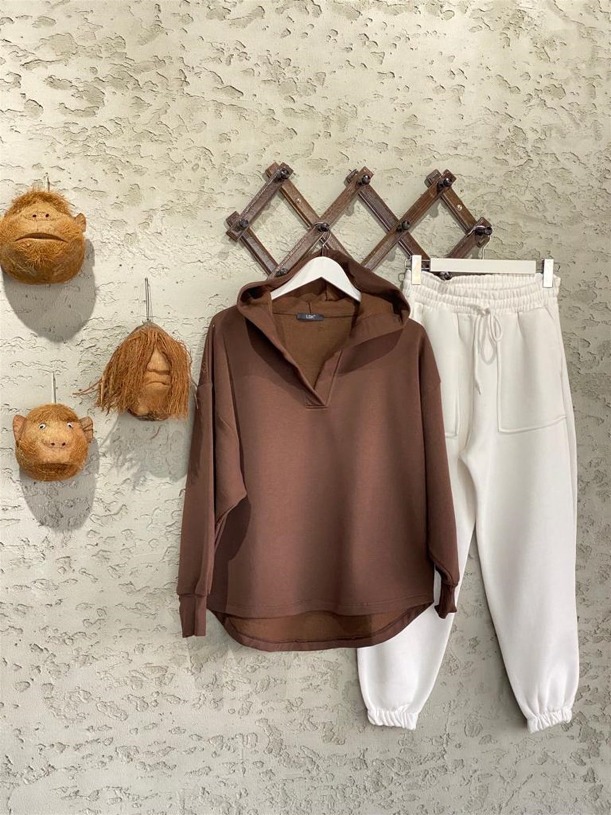 Organik Pamuk Yaka Detaylı Kapüşonlu Basic Sweat Kahve