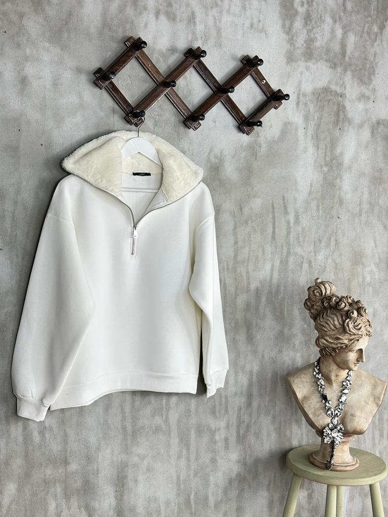 Peluş Yaka Yarım Fermuarlı Şardonlu Kadın Sweat (Beyaz)