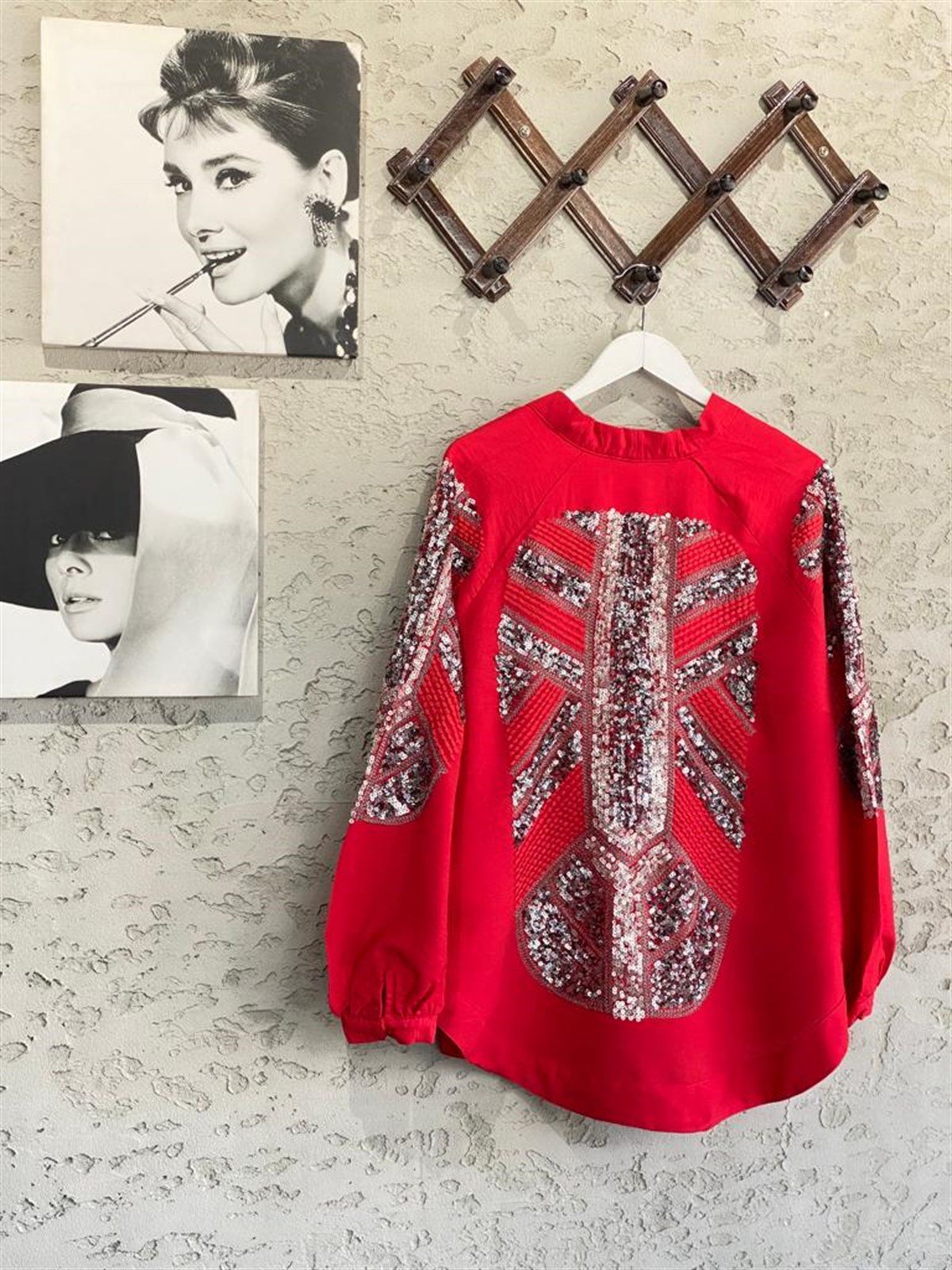 Pul Payet İşlemeli Kırmızı Keten Kimono