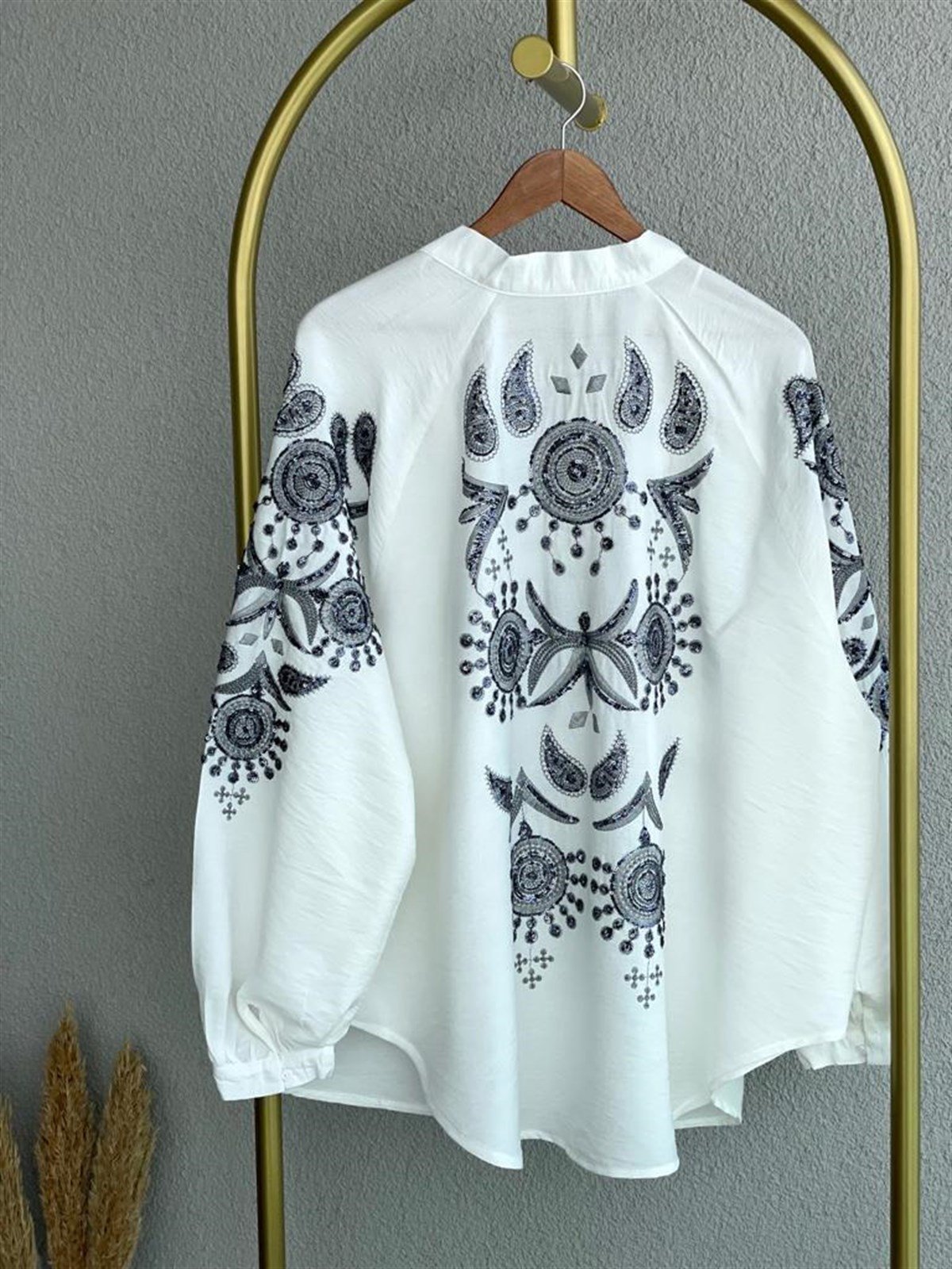 Pul Payet İşlemeli Tasarım Model Kimono (Beyaz)