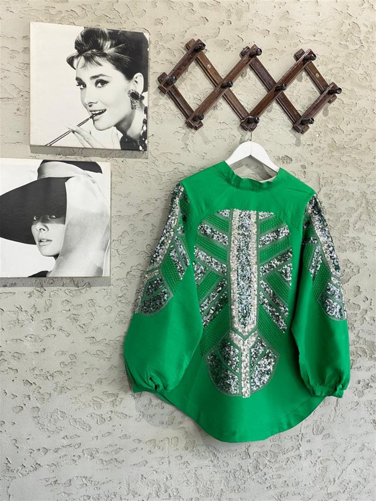 Pul Payet İşlemeli Yeşil Keten Kimono
