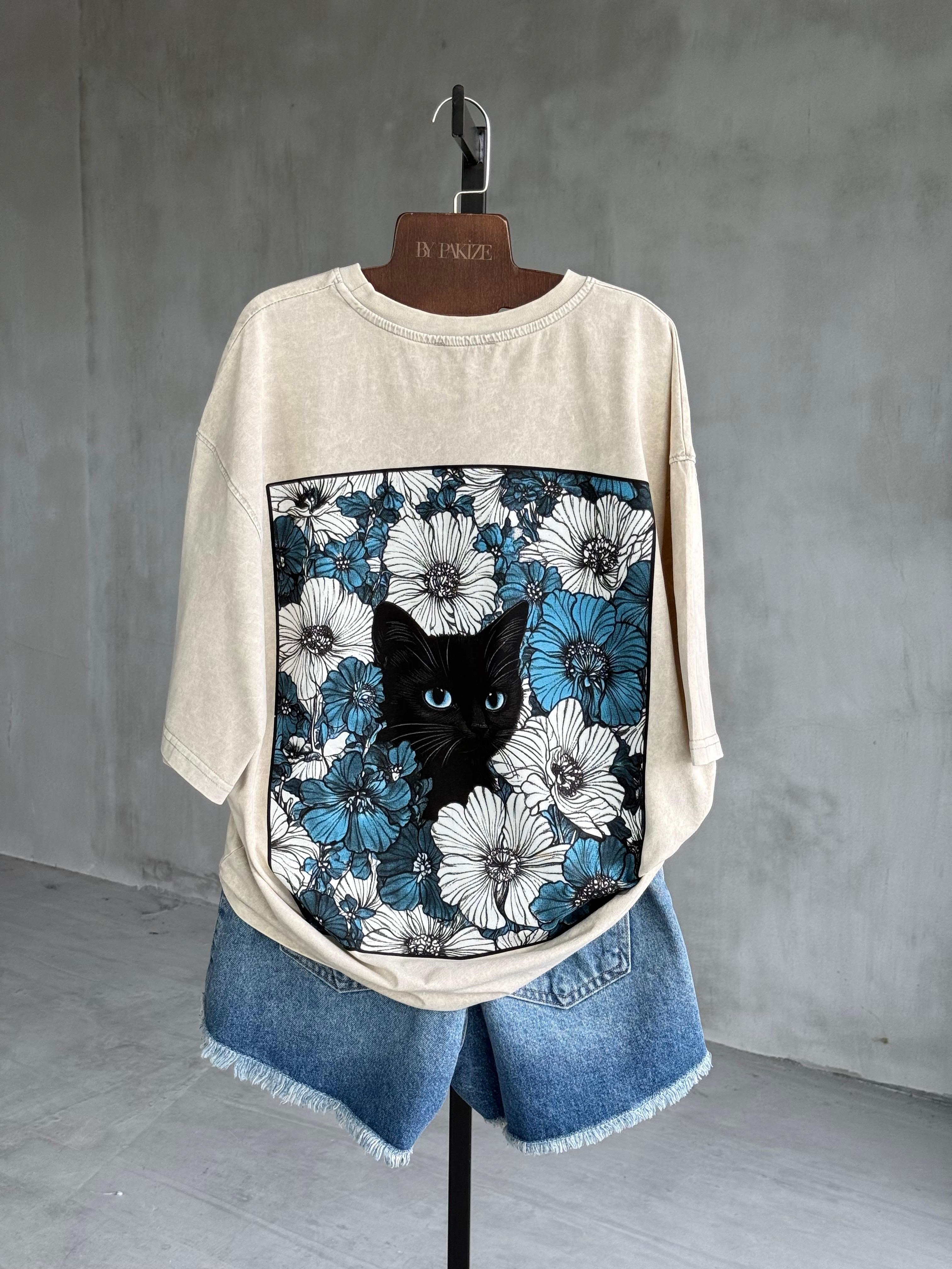 Sırt Kedi Baskılı Taş Yıkamalı Oversize Tişört (Bej)