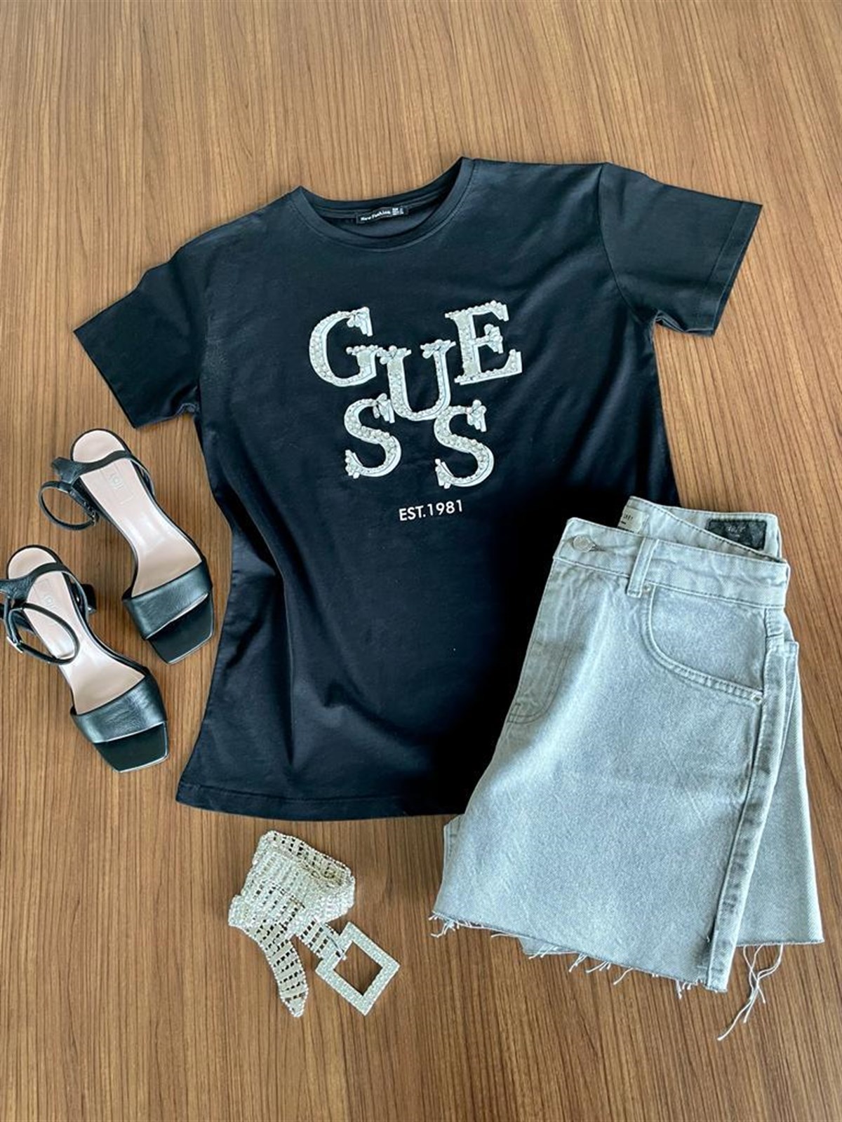 Taş İşlemeli Yazı Detaylı Tshirt (Siyah)