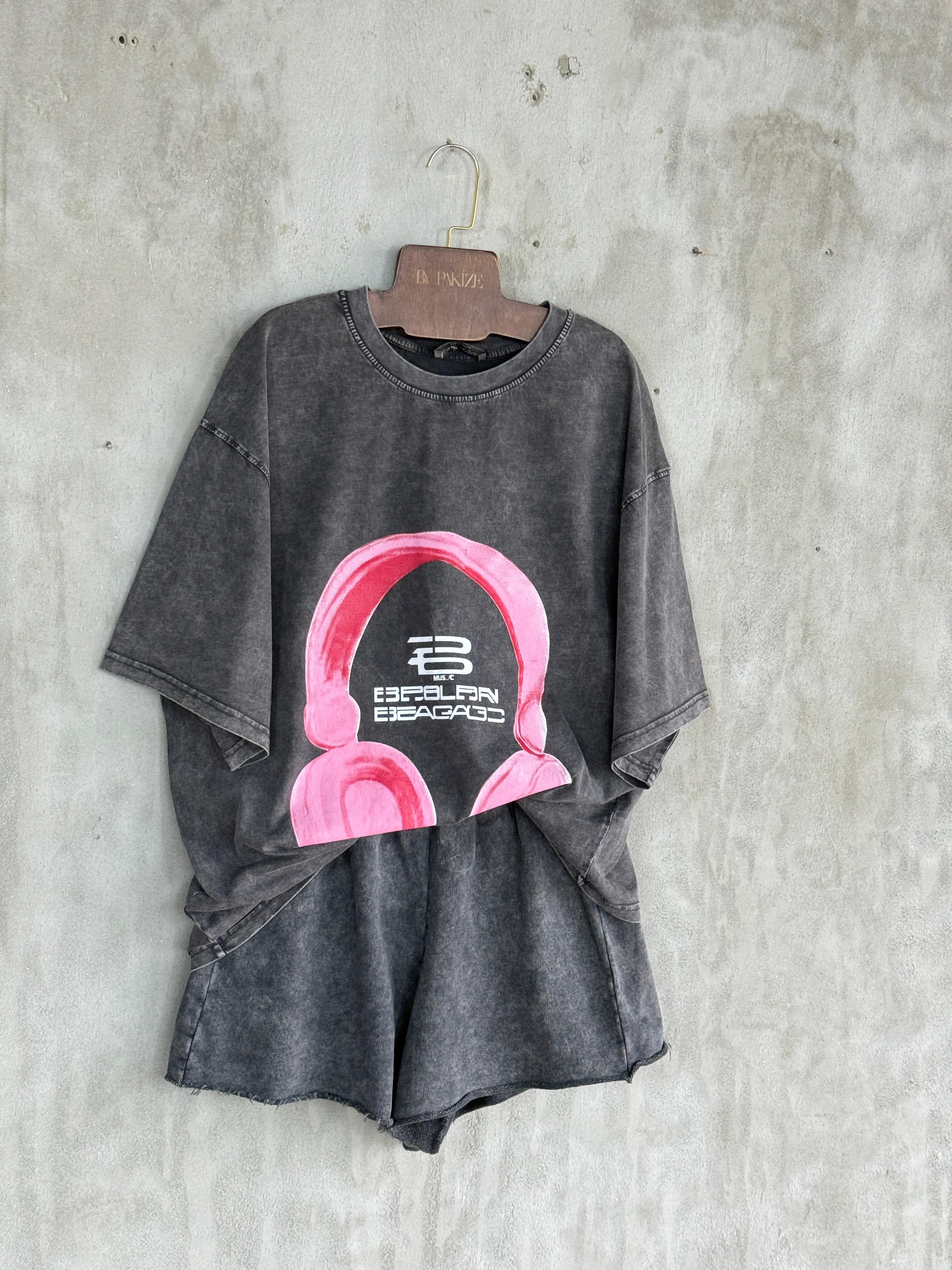 Taş Yıkamalı Kulaklık Baskılı Oversize Dokuma Tişört (Antrasit)