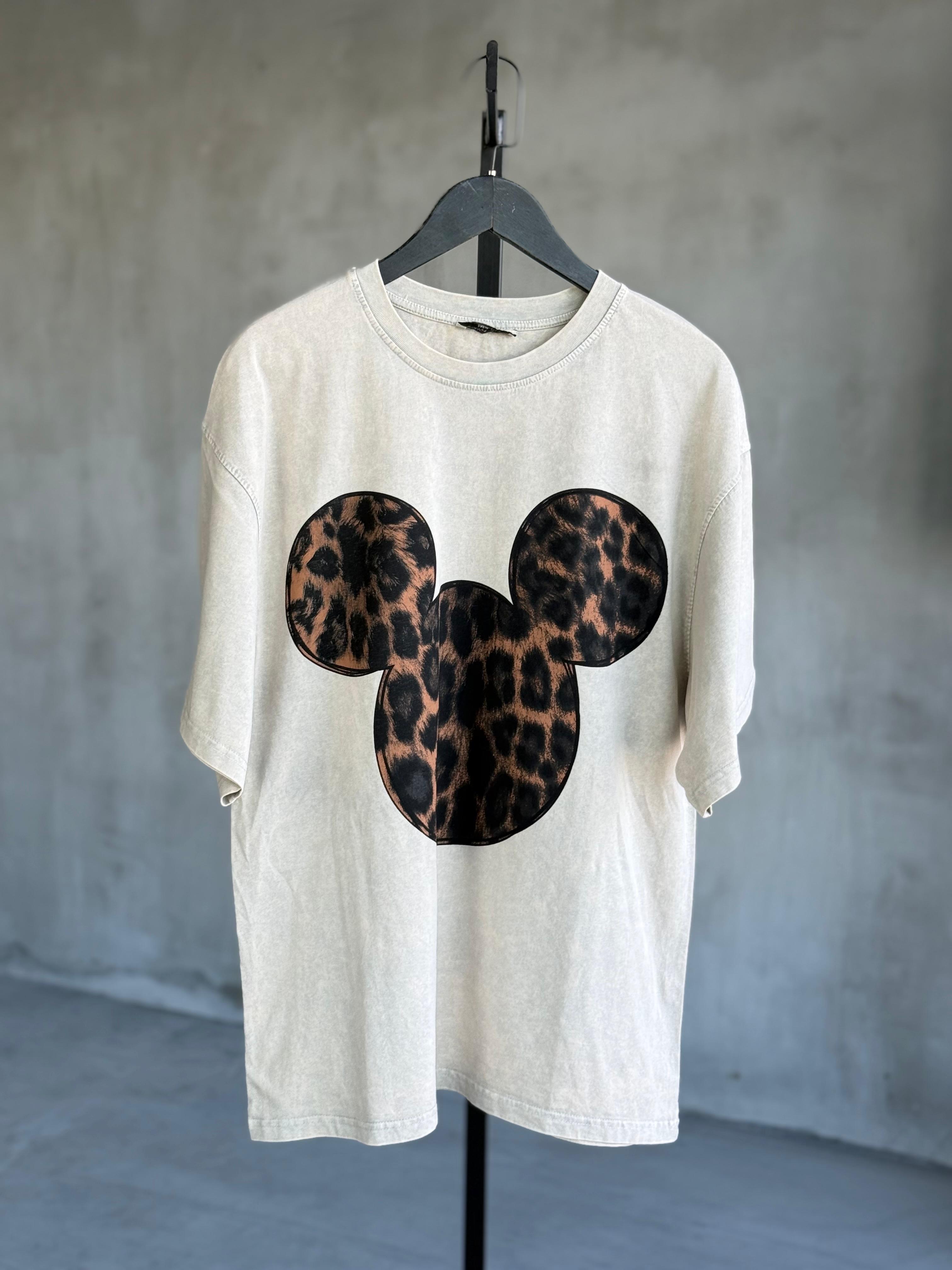 Taş Yıkamalı Mickey Leopar Baskılı Oversize Dokuma Tişört (Bej)