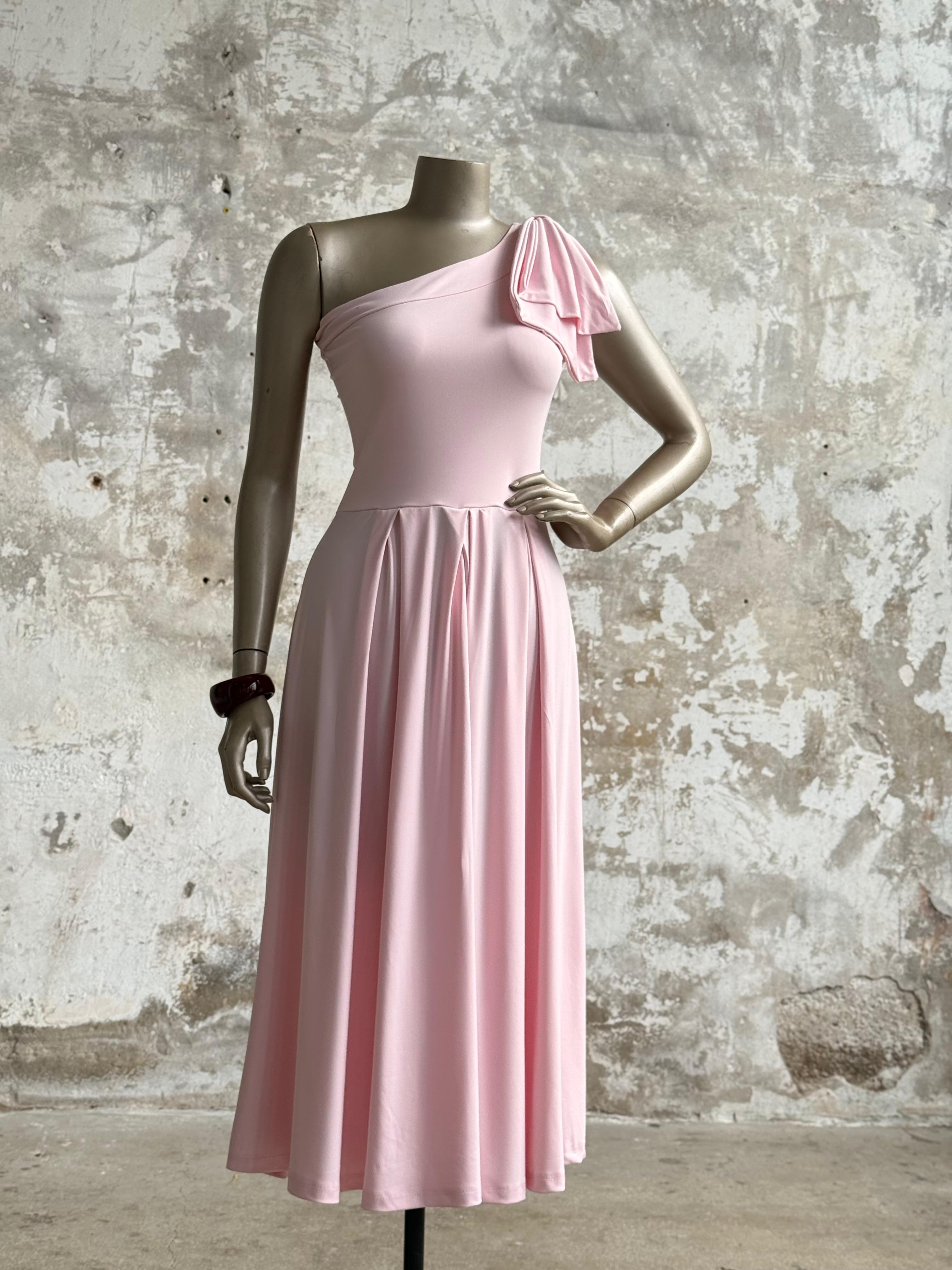 Tek Omuz Fiyonk Detaylı Elbise (Pudra)