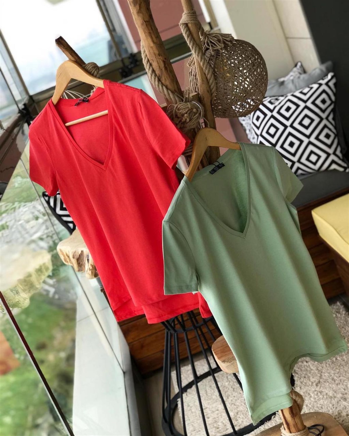 V Yaka Basic Penye Tshirt (KIRMIZI & MİNT )