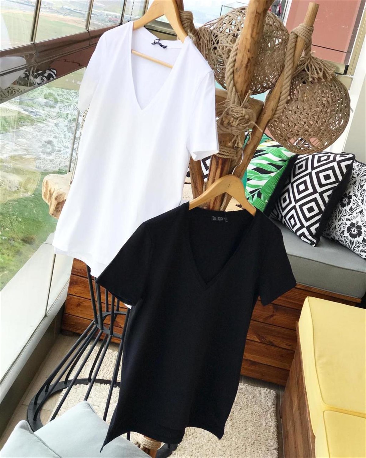 V Yaka Basic Penye Tshirt  (SİYAH & BEYAZ)