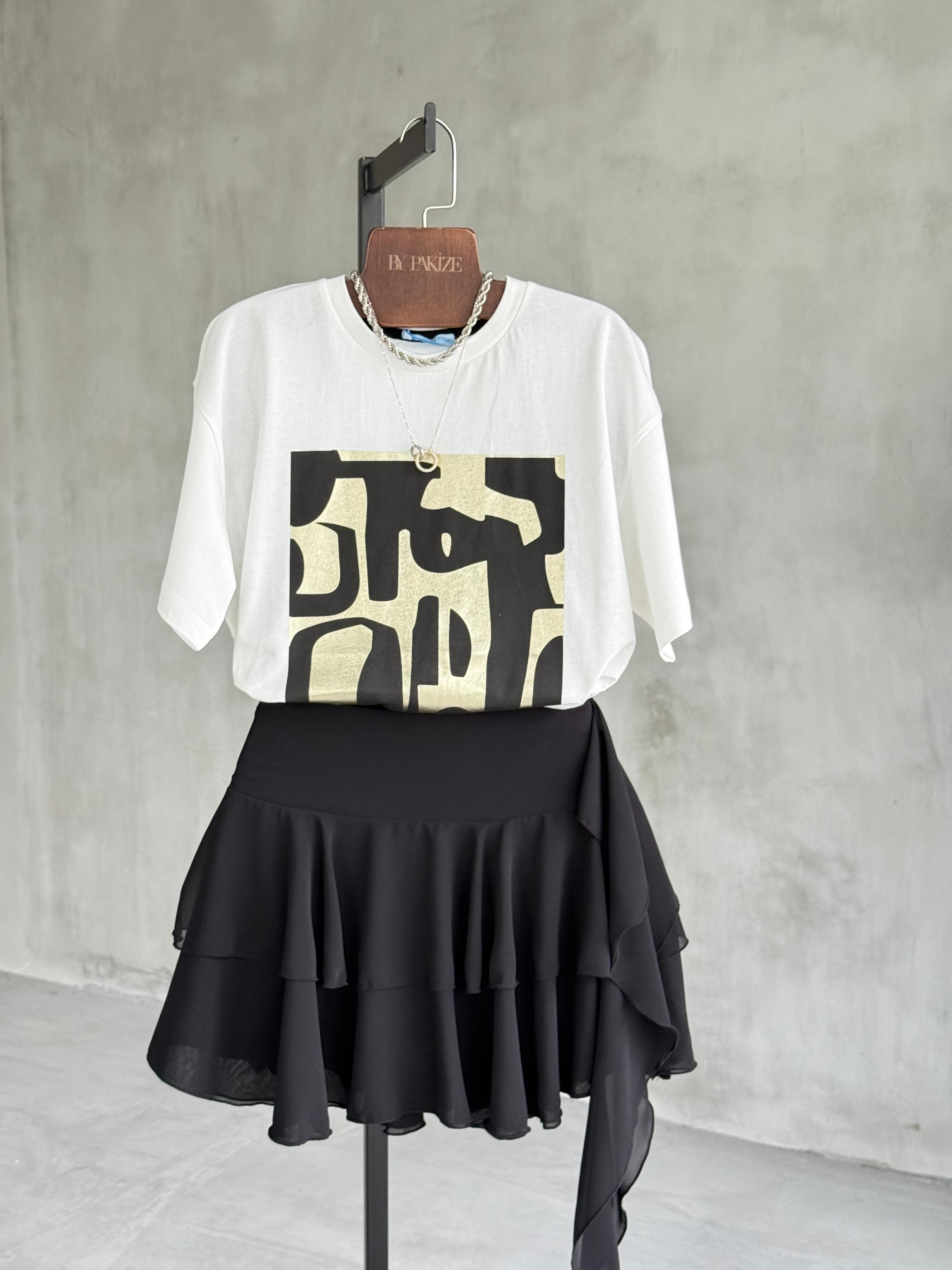 Varak Baskılı Bisiklet Yaka Tişört (Ekru)