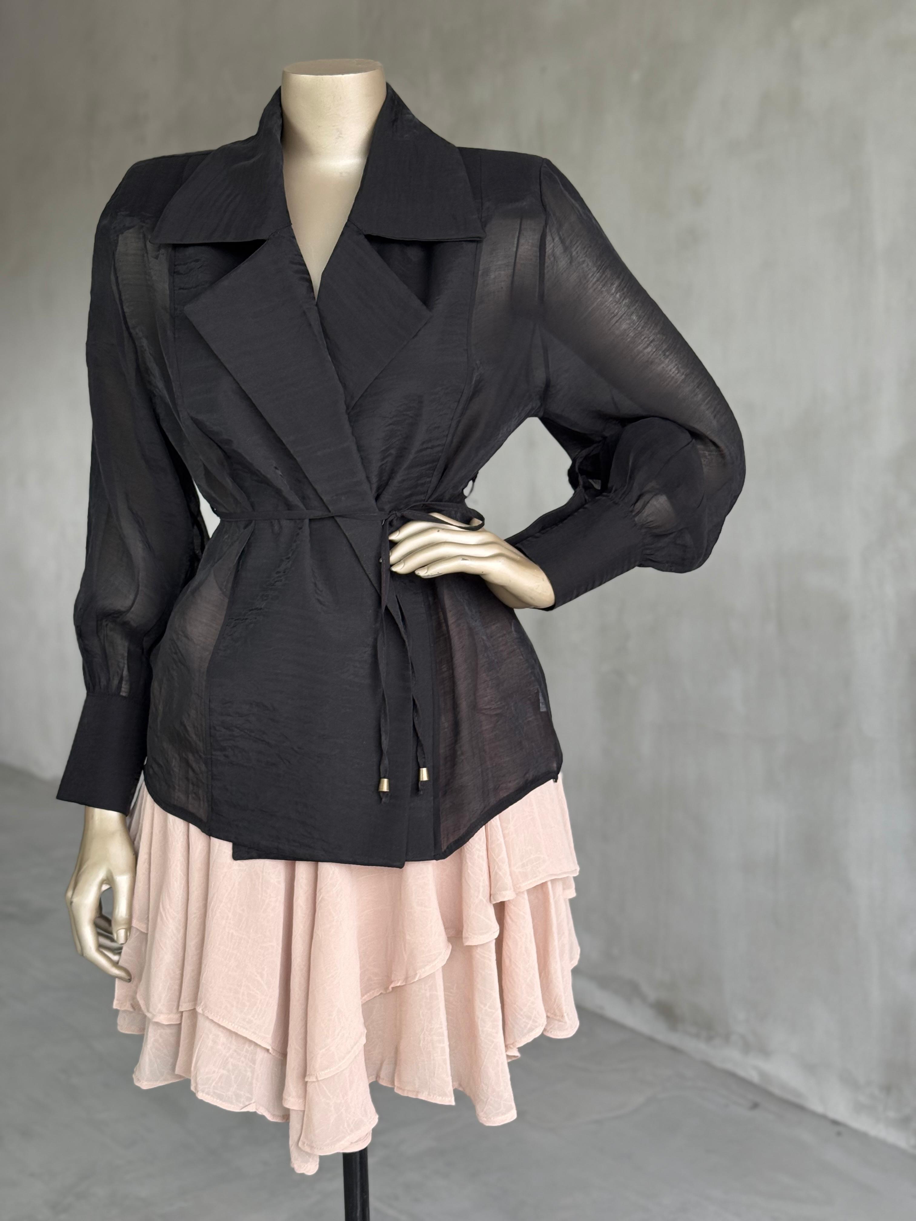 Vatkalı Belden Bağlama Detaylı Transparan Gömlek (Siyah)