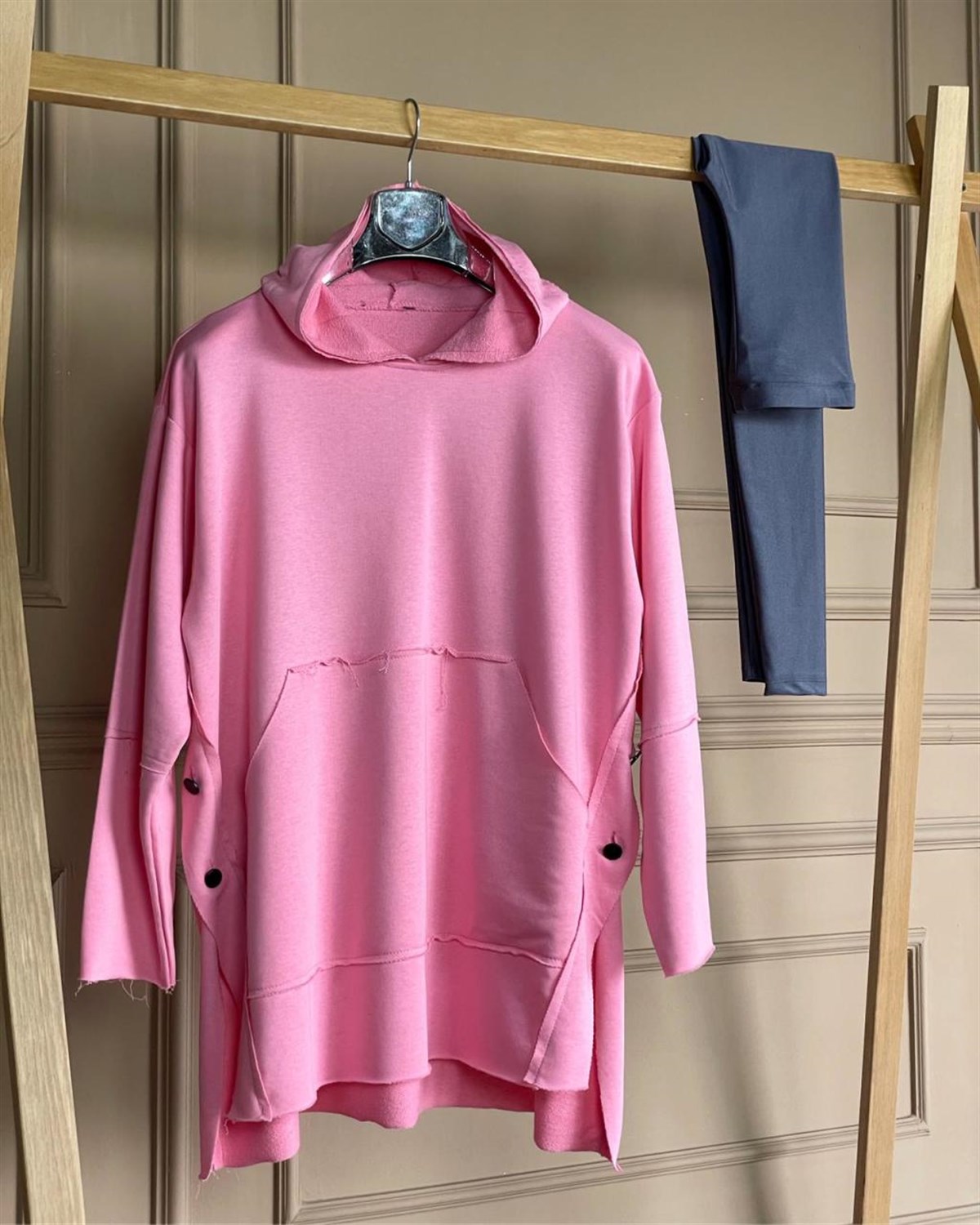 Yanları Düğme Detaylı Tunik Kapşonlu Sweatshirt  (PEMBE)