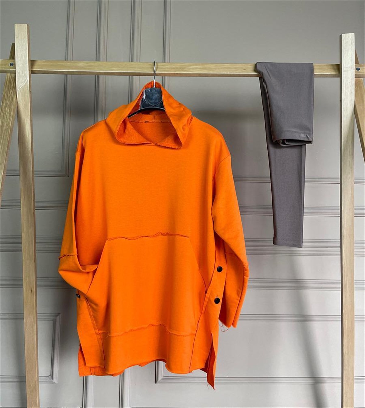 Yanları Düğme Detaylı Tunik Kapşonlu Sweatshirt  (ORANJ)