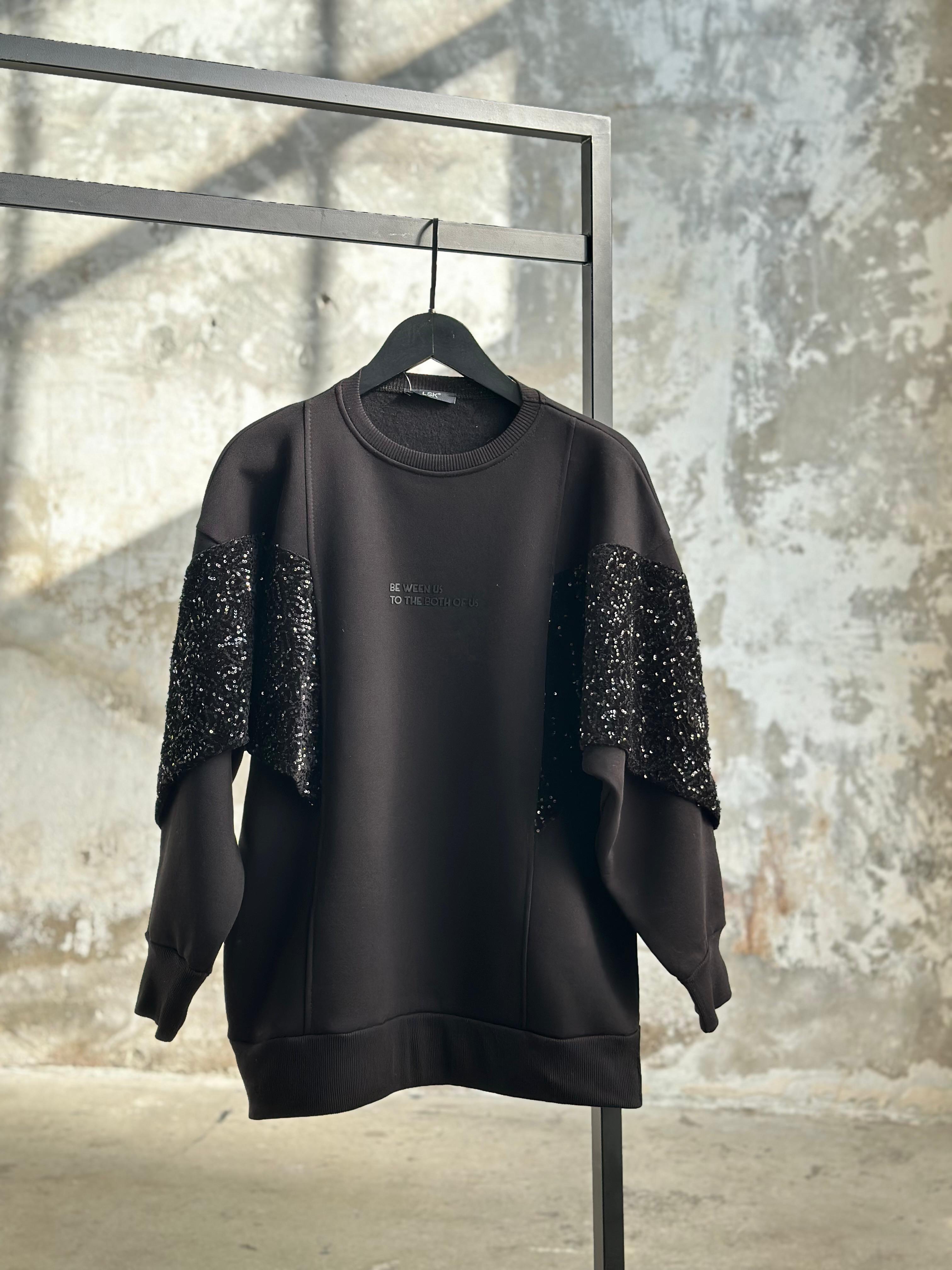 Yazı Baskılı Pul Payet İşçilikli Sweat (Siyah)