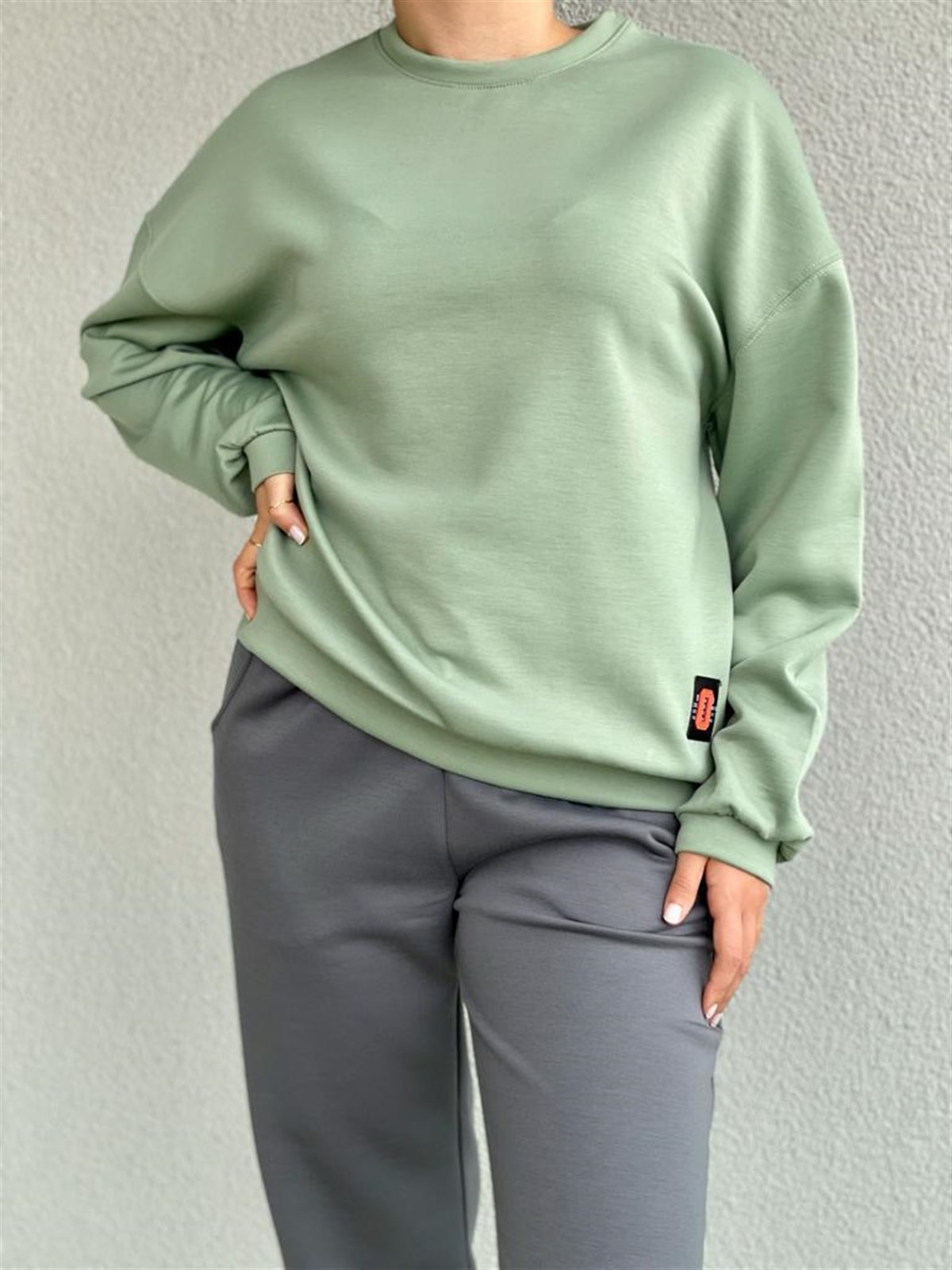 Yumoş Doku Arma Detaylı Sweat (Yeşil)