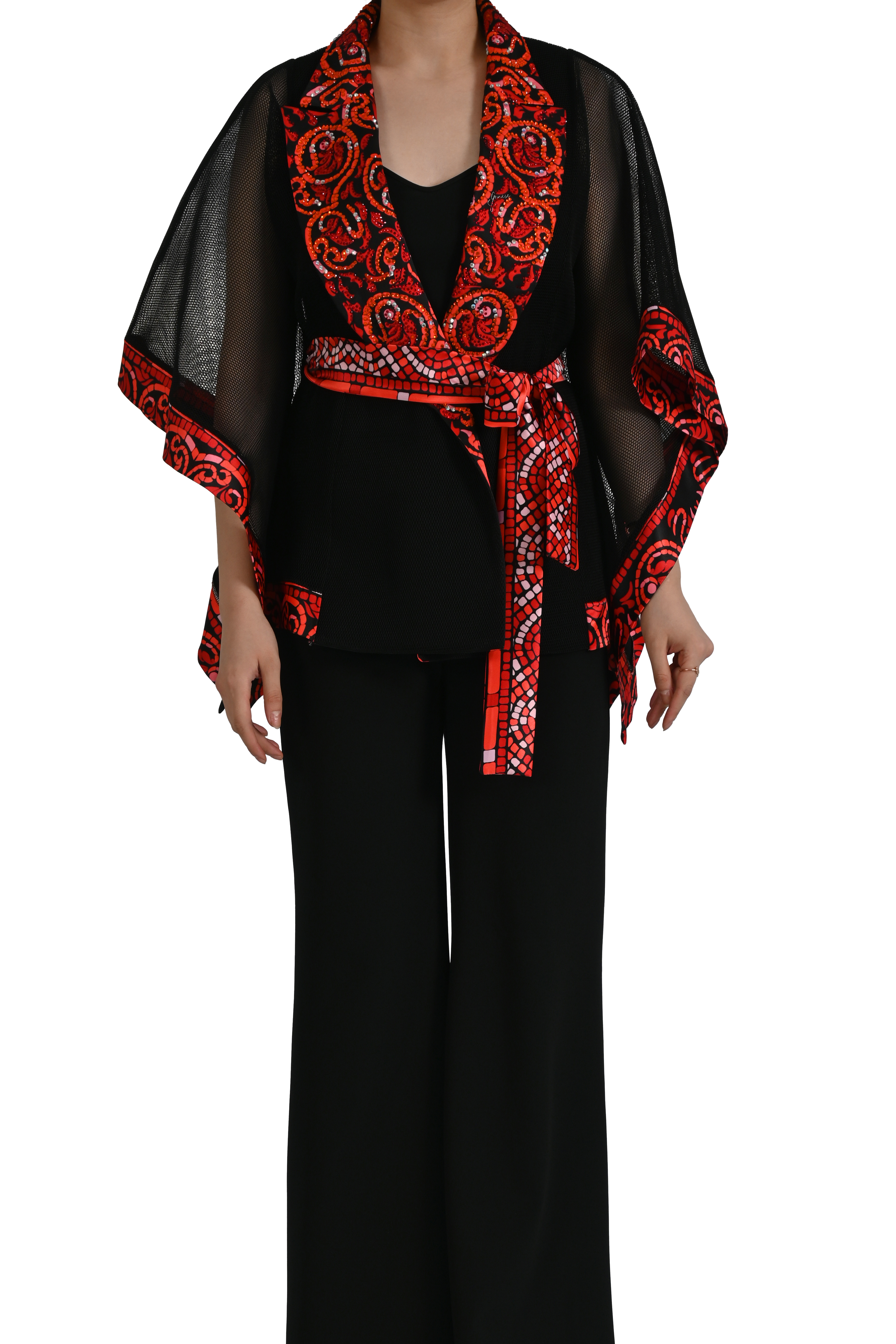 KIRMIZI ETNİK DESENLİ ORGANZE KOLLU SİYAH CEKET