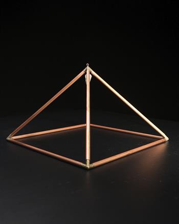 Bakır Piramit (30 CM)