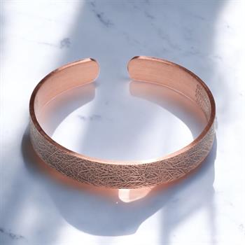 Dışı Doku Desenli İçi Dua İşlemeli Bakır Bilezik