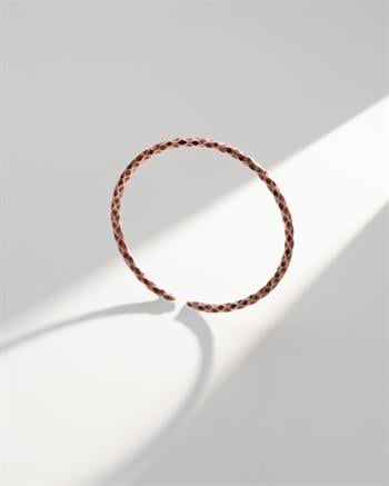 Dövme Model Ajda Bakır Bilezik