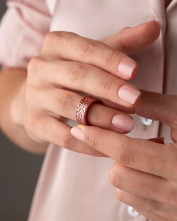 Dövme Desenli Bakır Yüzük (8 mm)