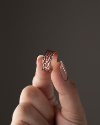 Dövme Desenli Bakır Yüzük (8 mm)
