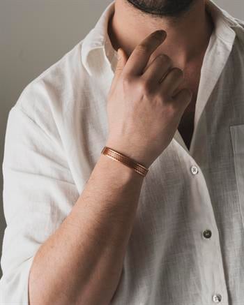 Duvar Desenli ve Dua İşlemeli Bakır Bilezik (Zeolit Taşı)