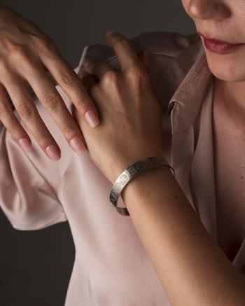 Gümüş Titanyum Çelik Bilezik – Mühürler Koleksiyonu