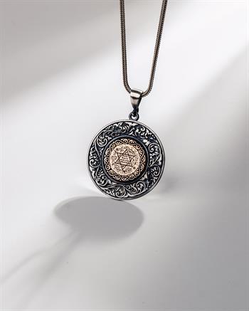 Kabartmalı Süleyman Mührü ve Yaprak Motifli 925 Ayar Gümüş Kolye